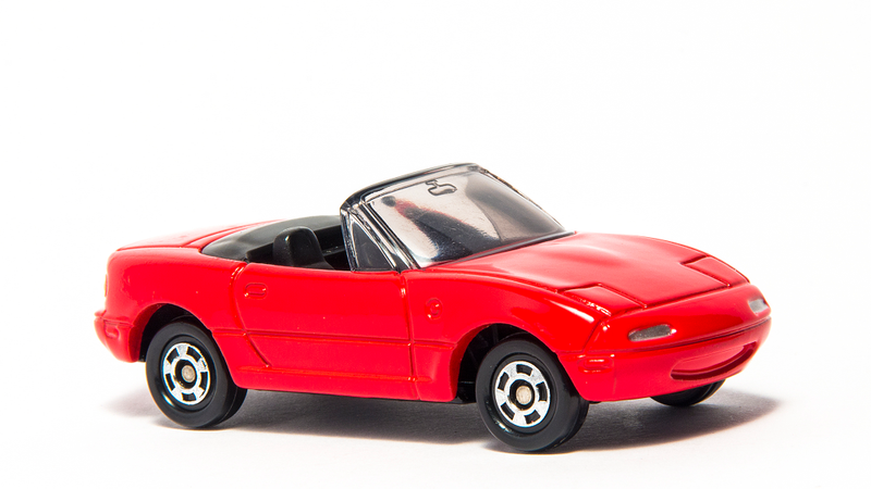 Illustration for article titled 25 years of this Happy Little Roadster